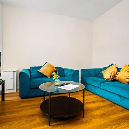 فيلا 3 Bed House For Contractors & Families And Free Parking برمنغهام المظهر الخارجي الصورة
